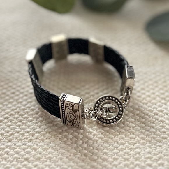 BRIGHTON French Quarter Ophelia Leather Toggle Bracelet • J30590 • Etched Silver - Picture 5 of 13